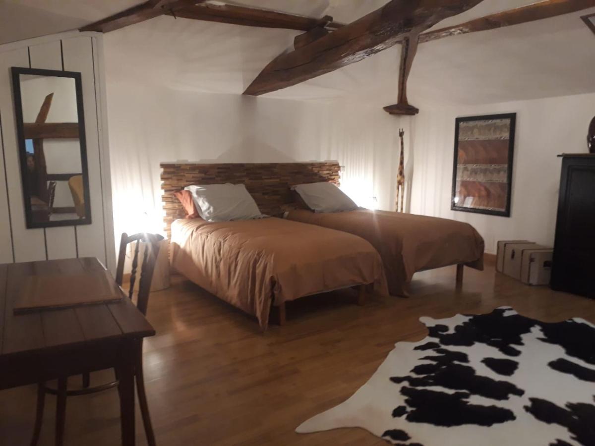 Maison De Campagne Avec Cheminee Et Exterieur La Neuville-aux-Bois Exterior foto